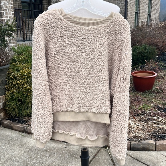 Oversized Fluffy Cozy Light Tan Pullover Boutique Hers & Mine High Low New - Picture 11 of 11